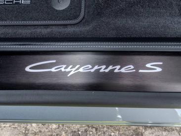 Porsche Cayenne E4 S Electric — photo 37