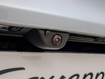 Porsche Cayenne E4 S Electric — photo 39