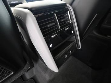 Porsche Cayenne E4 Electric — photo 22