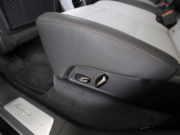 Porsche Cayenne E4 Electric — photo 27