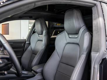 Porsche Macan Electrique Turbo — photo 6