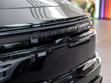 Porsche Macan Electrique Turbo — photo 15
