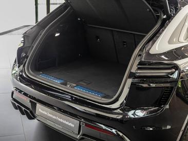 Porsche Macan Electrique Turbo — photo 16