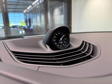 Porsche Taycan ph2 GTS — photo 17
