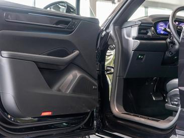 Porsche Macan Electrique Turbo — photo 19