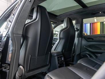 Porsche Macan Electrique Turbo — photo 21