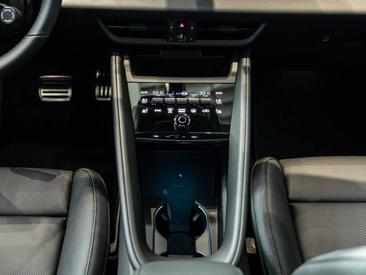 Porsche Macan Electrique Turbo — photo 23