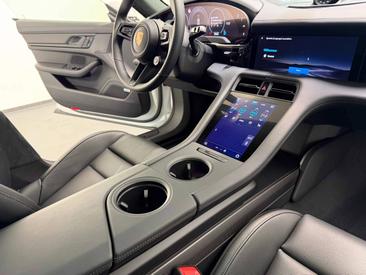 Porsche Taycan ph2 GTS — photo 22