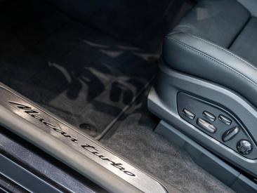 Porsche Macan Electrique Turbo — photo 30