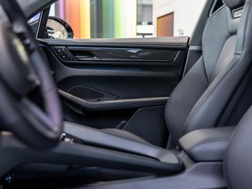 Porsche Macan Electrique Turbo — photo 33