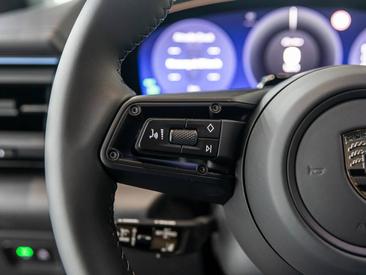Porsche Macan Electrique Turbo — photo 39