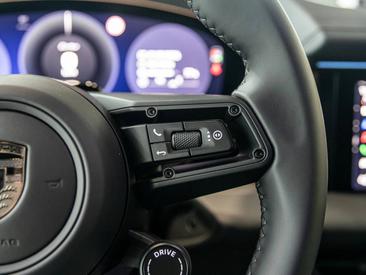 Porsche Macan Electrique Turbo — photo 40