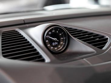Porsche Macan Electrique Turbo — photo 47