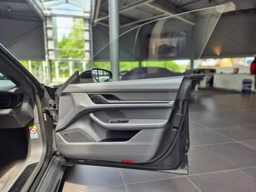 Porsche Taycan GTS Sport Turismo — photo 33