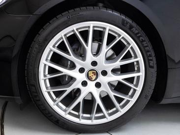 Porsche Panamera II ph2 4 Platinum Edition — photo 6