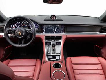 Porsche Panamera II ph2 4 Platinum Edition — photo 15
