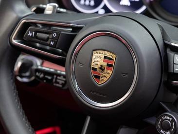 Porsche Panamera II ph2 4 Platinum Edition — photo 18