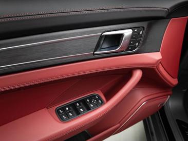 Porsche Panamera II ph2 4 Platinum Edition — photo 22