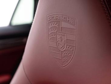 Porsche Panamera II ph2 4 Platinum Edition — photo 30