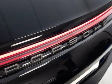 Porsche Panamera II ph2 4 Platinum Edition — photo 35