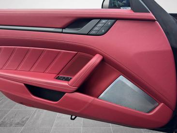 Porsche 992 I Carrera 4 GTS Cabriolet — photo 12