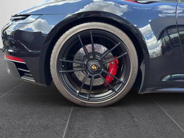 Porsche 992 I Carrera 4 GTS Cabriolet — photo 24