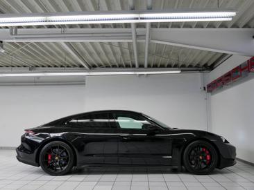 Porsche Taycan GTS — photo 6