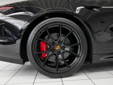 Porsche Taycan GTS — photo 11