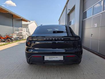 Porsche Macan Electrique 4 — photo 5