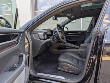 Porsche Macan Electrique 4 — photo 8
