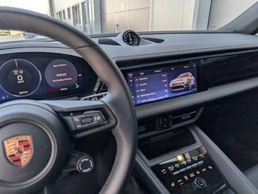 Porsche Macan Electrique 4 — photo 11