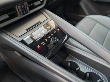 Porsche Macan Electrique 4 — photo 14