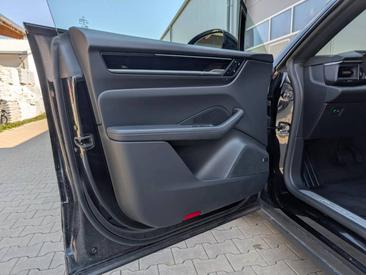 Porsche Macan Electrique 4 — photo 15