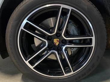 Porsche Macan S — photo 6