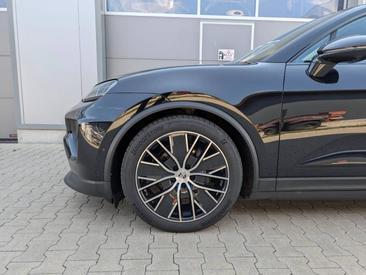Porsche Macan Electrique 4 — photo 19