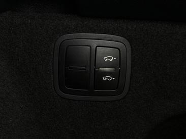 Porsche Macan S — photo 13