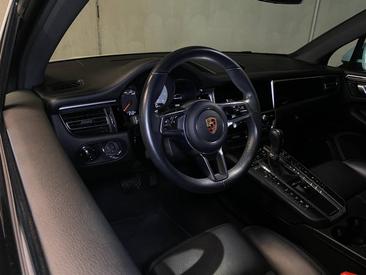 Porsche Macan S — photo 14