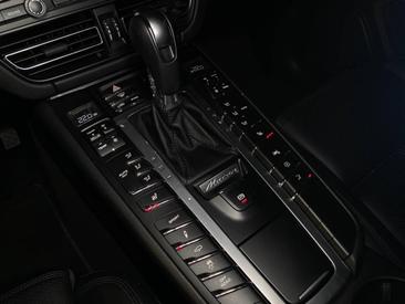 Porsche Macan S — photo 21