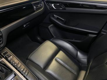 Porsche Macan S — photo 23