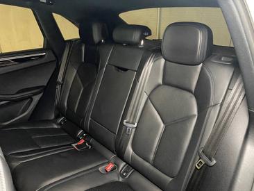 Porsche Macan S — photo 24