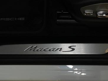 Porsche Macan S — photo 25