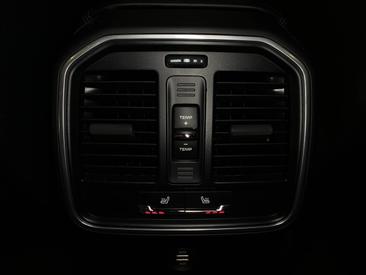 Porsche Macan S — photo 29