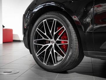 Porsche Macan S — photo 10
