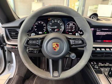 Porsche 992 I Carrera 4S Cabriolet — photo 16