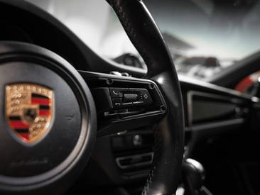 Porsche Macan S — photo 21