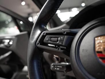 Porsche Macan S — photo 22