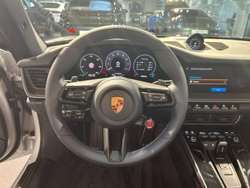 Porsche 992 II Carrera Cabriolet — photo 30