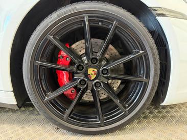 Porsche 992 I Carrera 4S Cabriolet — photo 31