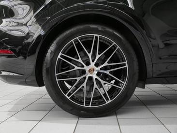 Porsche Cayenne III E-Hybrid Coupé — photo 11
