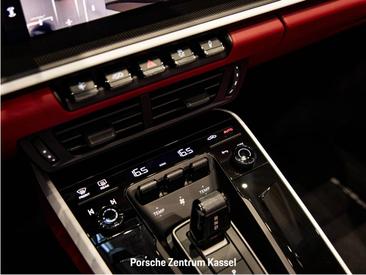 Porsche 992 II Carrera 4 GTS Cabriolet — photo 27